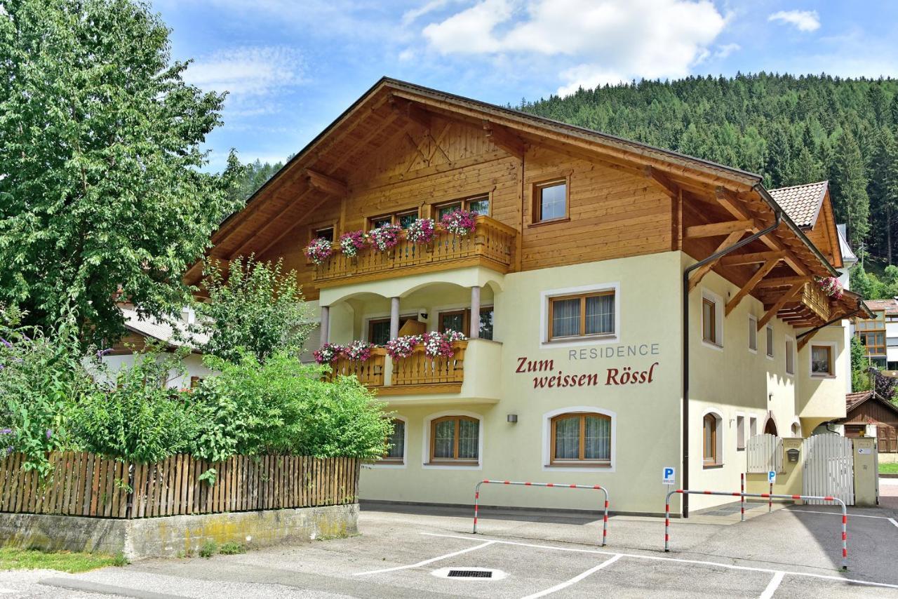 Zimmervermietung Zum Weissen Roessl Sarentino Exterior photo